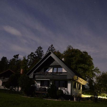 Entire House Iris & Arnika Bled Exterior foto