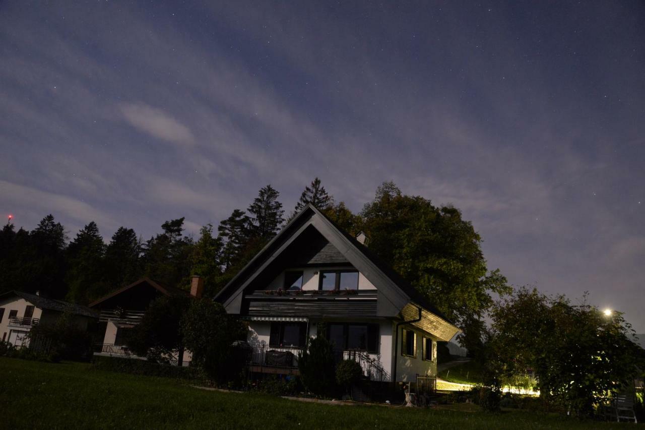 Entire House Iris & Arnika Bled Exterior foto
